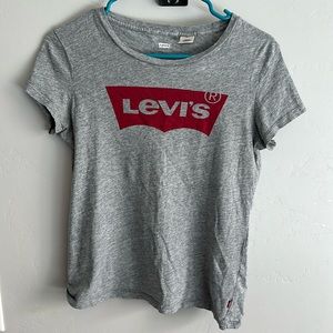 Levi’s tshirt